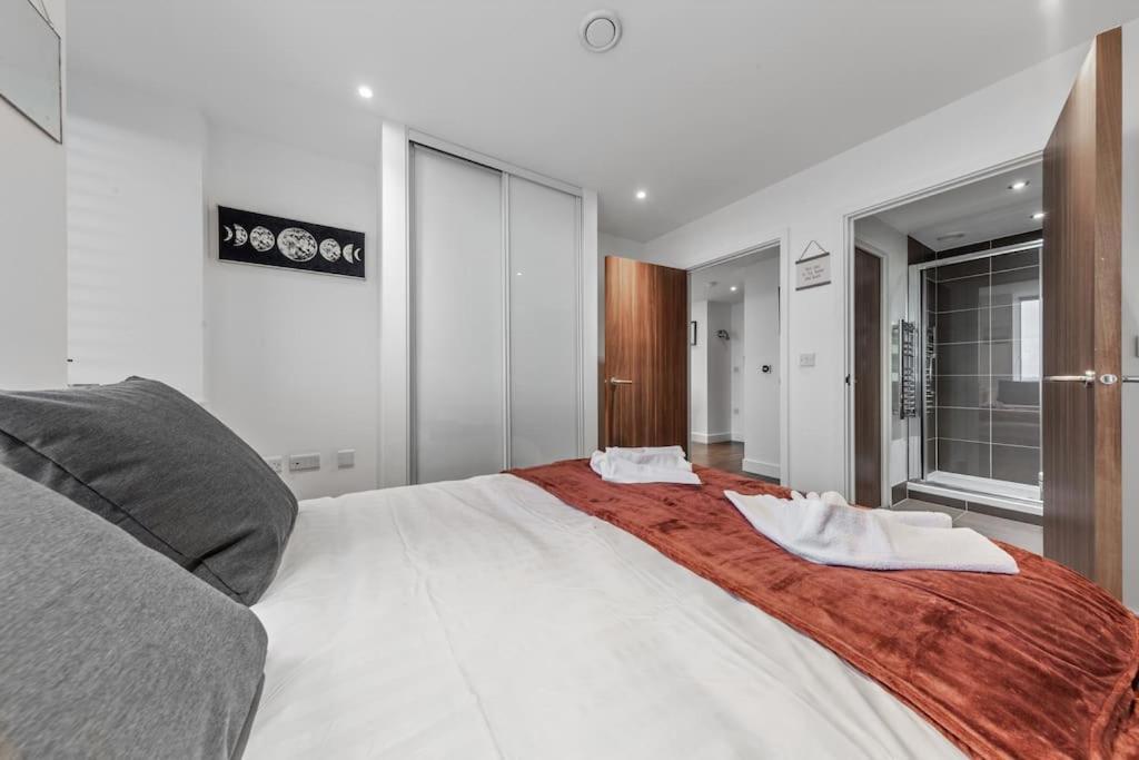 Amazing Britania 1 Bedroom Flat In London Bp40 Eksteriør billede
