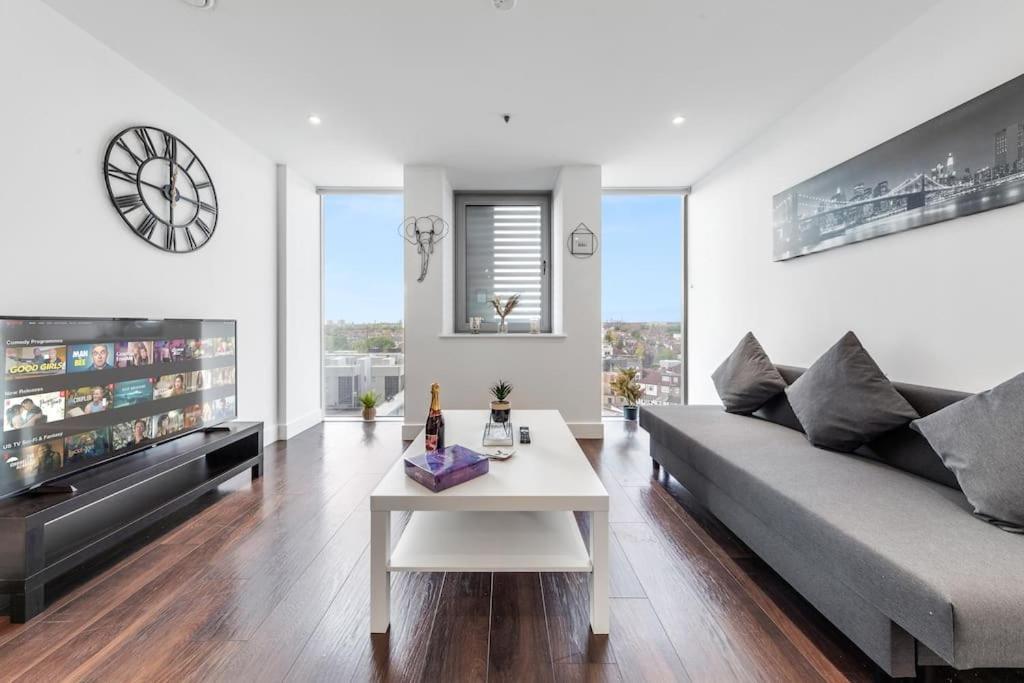 Amazing Britania 1 Bedroom Flat In London Bp40 Eksteriør billede