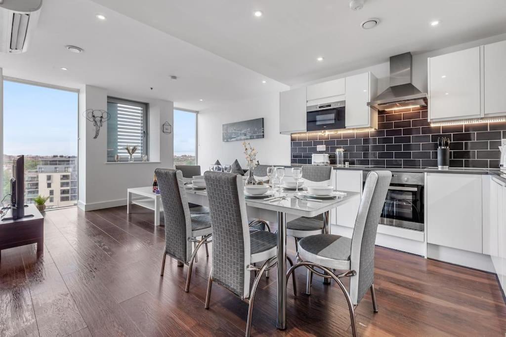 Amazing Britania 1 Bedroom Flat In London Bp40 Eksteriør billede