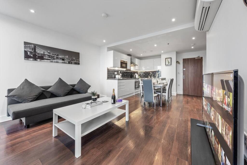 Amazing Britania 1 Bedroom Flat In London Bp40 Eksteriør billede