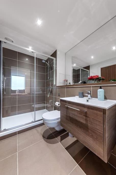 Amazing Britania 1 Bedroom Flat In London Bp40 Eksteriør billede
